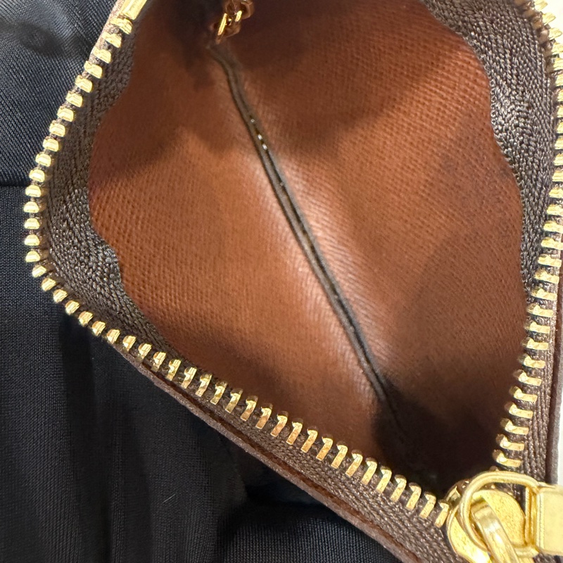 LV M62650 OCASE 原花老花字紋 一字 拉鍊 零錢包 鑰匙包 名片包 卡片包 信用卡包-17