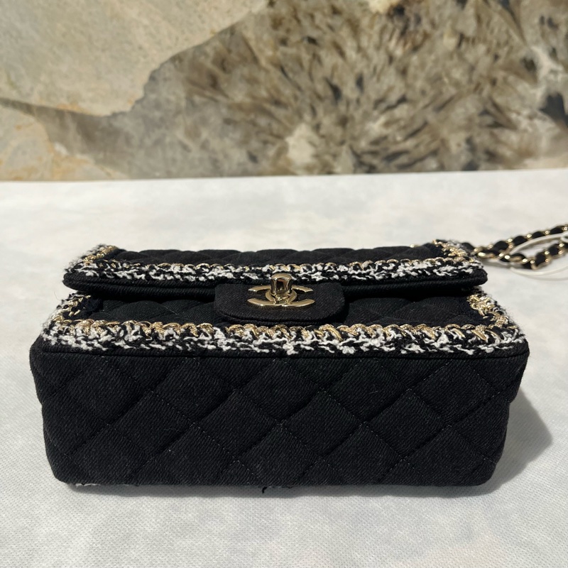 Chanel黑色牛仔布拚毛呢Logo雙C口蓋包-4