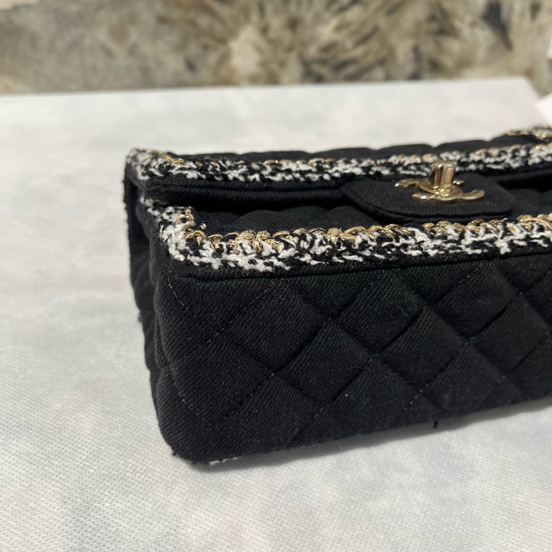 Chanel黑色牛仔布拚毛呢Logo雙C口蓋包-5