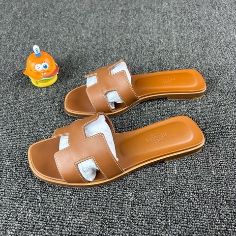 Hermes愛馬仕金剛色H拖鞋 尺碼：35 🧡