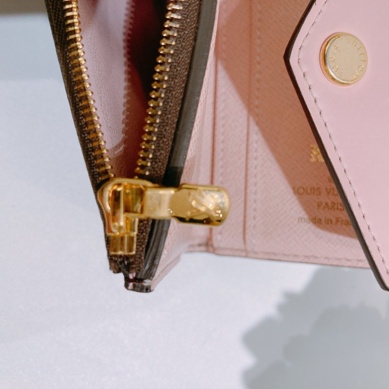 TW4849 Louis Vuitton 路易威登經典花紋銀包 Zoe Short Wallet Monogram Canvas Pink-25