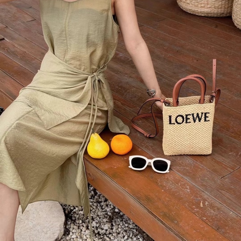 98新Loewe草編琴譜包-1