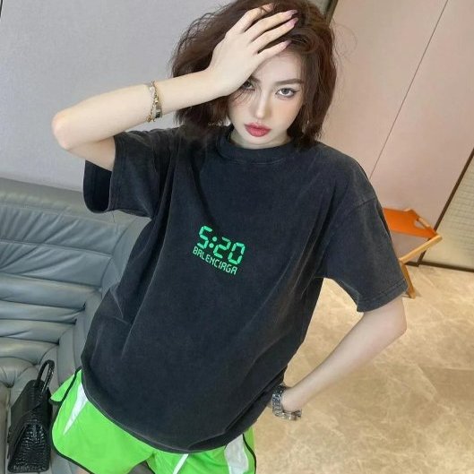 💎Han's house精品服飾💎Balenciaga 巴黎世家 520 夜光 短 T  短袖 現貨 XS-0