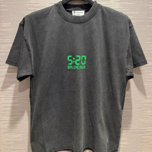 💎Han's house精品服飾💎Balenciaga 巴黎世家 520 夜光 短 T  短袖 現貨 XS-1
