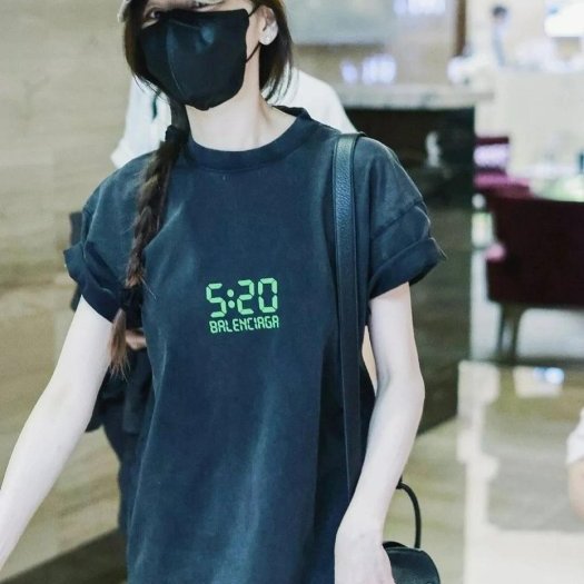 💎Han's house精品服飾💎Balenciaga 巴黎世家 520 夜光 短 T  短袖 現貨 XS-4