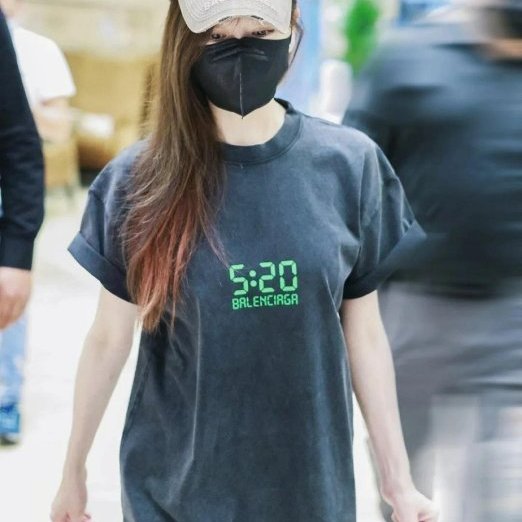 💎Han's house精品服飾💎Balenciaga 巴黎世家 520 夜光 短 T  短袖 現貨 XS-7