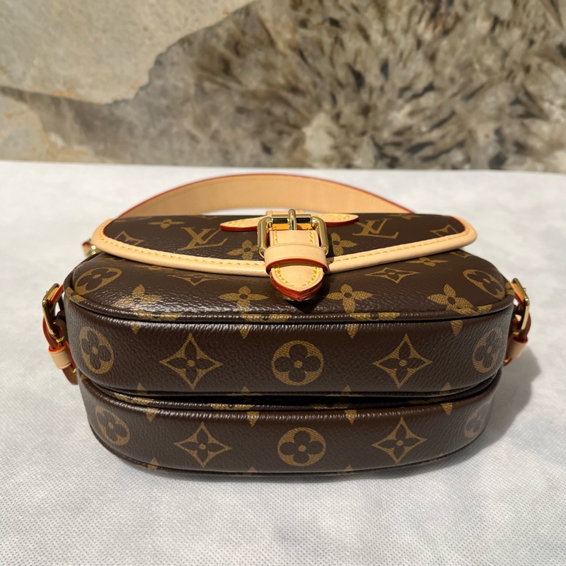 Louis Vuitton 咖啡色Monogram Saumur 雙子星側背包-4