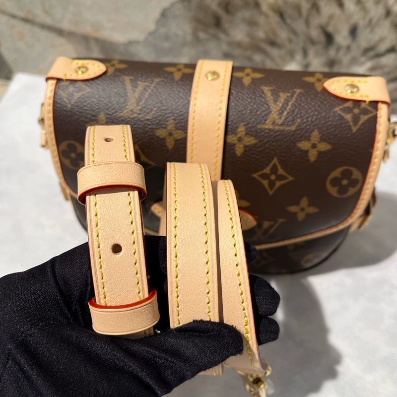 Louis Vuitton 咖啡色Monogram Saumur 雙子星側背包-8