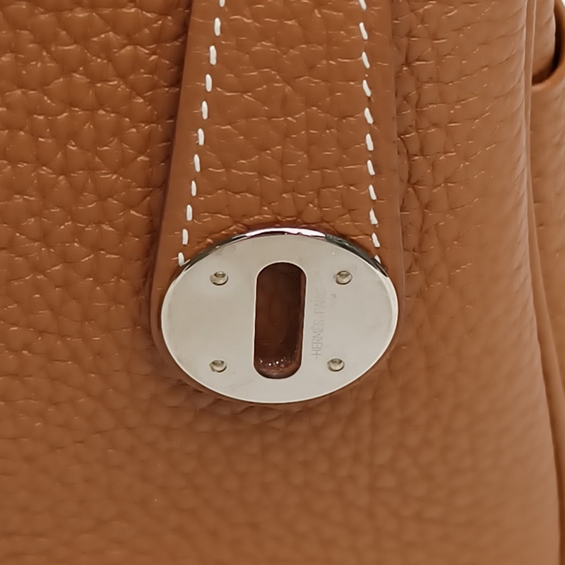 HERMES Lindy26金棕色TC皮B刻銀扣肩背包-4
