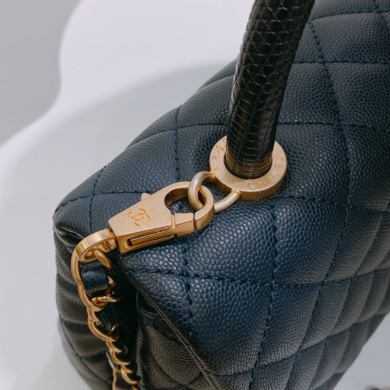 TW4857 Chanel 香奈兒 中號 手拎單肩包 深藍色 Medium Coco Handle Bag Caviar And Lizard Larther Navy-11