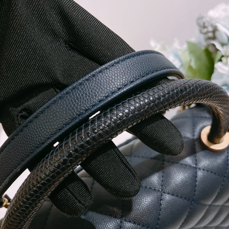 TW4857 Chanel 香奈兒 中號 手拎單肩包 深藍色 Medium Coco Handle Bag Caviar And Lizard Larther Navy-18