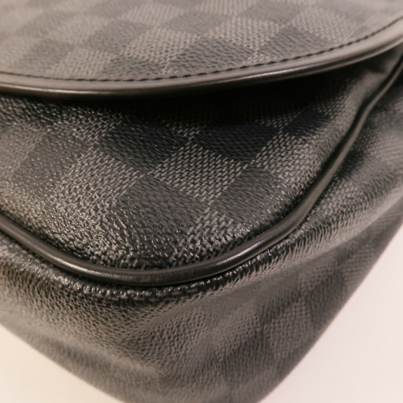 LOUIS VUITTON Damier Graghite Daniel MM銀扣肩背袋-11