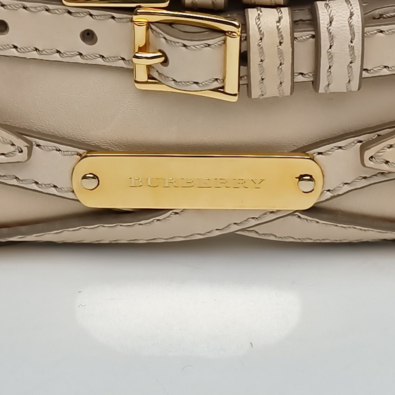 Burberry 米色牛皮金扣手拿包woc單肩包-4