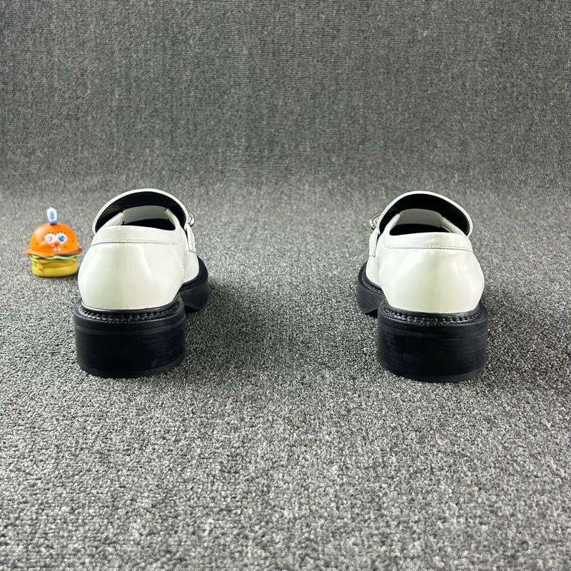 Louis Vuitton路易威登白色鏈條樂福鞋 尺碼：37  僅室內穿一次🧡-4