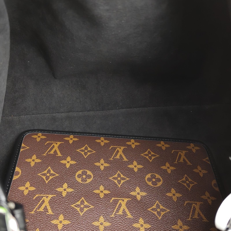 LOUIS VUITTON CARRYALLDark中號黑色羊皮銀扣晶片肩背包-4