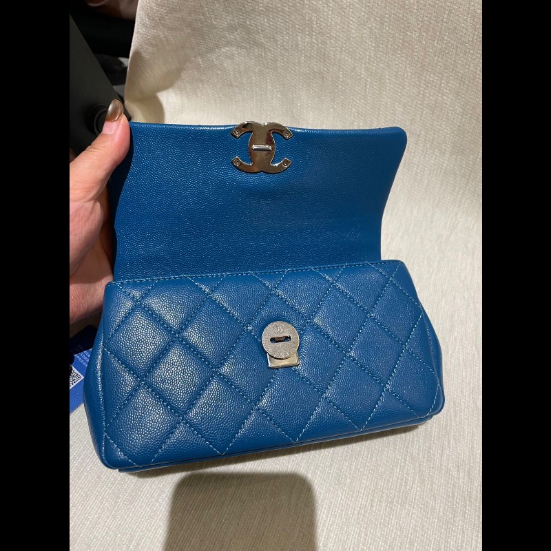 Chanel classic flap bag-11