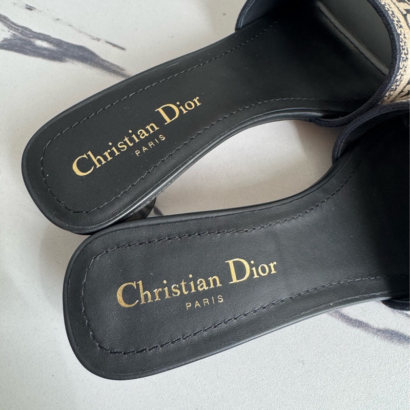 Dior緹花白字母低跟拖鞋37號-8