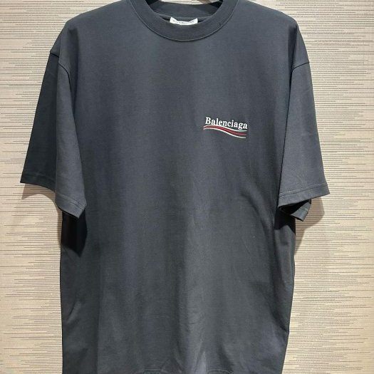 💎Han's house精品服飾💎Balenciaga 巴黎世家 可樂 刺繡 LOGO 短 T 寬版 男女共穿 現貨  原價22200-1