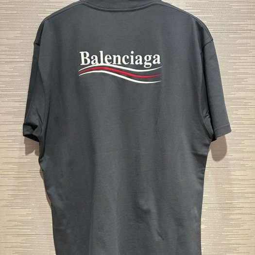 💎Han's house精品服飾💎Balenciaga 巴黎世家 可樂 刺繡 LOGO 短 T 寬版 男女共穿 現貨  原價22200-2