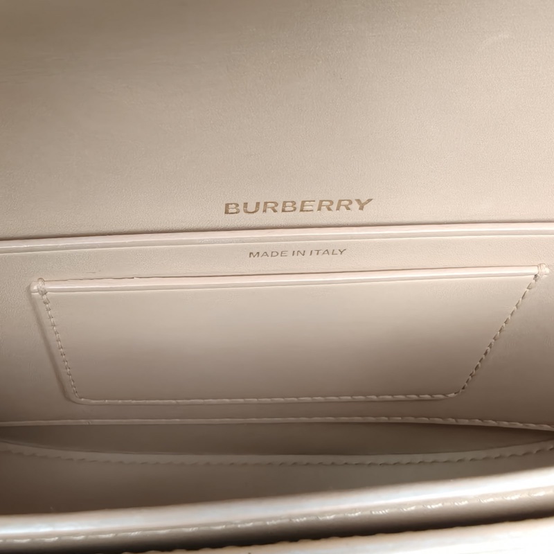 Burberry 奶茶色牛皮金扣Olympia半月包腋下包-4