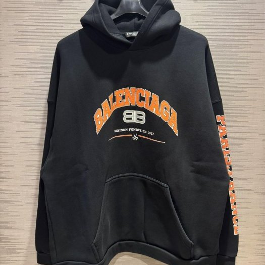 💎Han's house精品服飾💎Balenciaga 巴黎世家 LOGO 帽T 寬版 男女共穿 現貨 M 原價32800-1