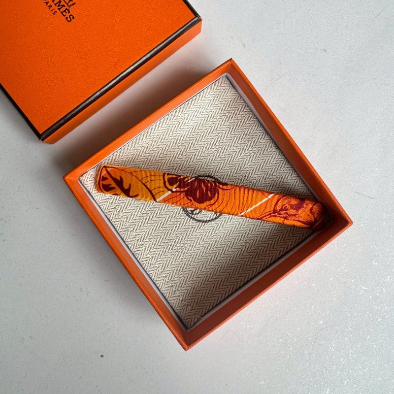 🎊海島必備單品💥Hermes 橘色春夏風閣格花朵髮夾-1