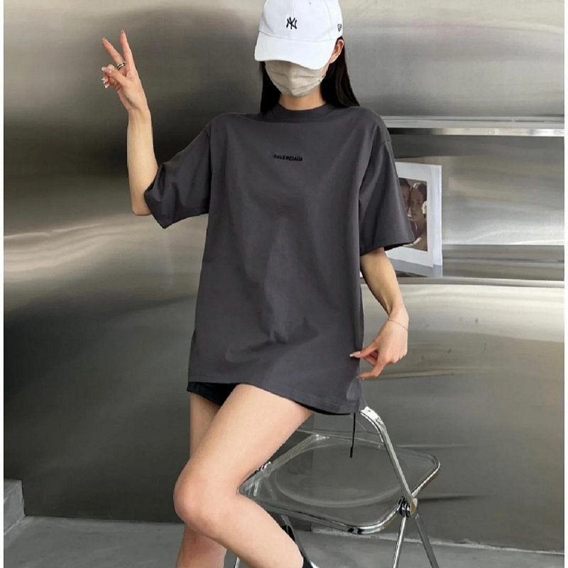 💎Han's house精品服飾💎Balenciaga 巴黎世家 刺繡 LOGO 短 T 男女共穿 寬版 深灰 男女共穿 現貨 XS /現貨 原價22200-7