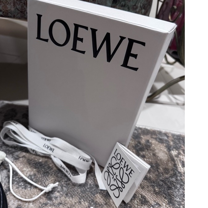 99新大全配!專櫃💯正品Loewe Mini Flamenco purse 黑色 專櫃價101000-1