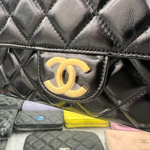 東區正精品㊣CHANEL Hobo Bag AS4322 香奈兒黑色油蠟牛皮5號金幣吊飾天貓金鍊斜背包小款 RZ6429-4