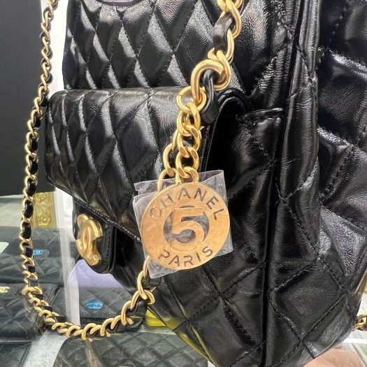 東區正精品㊣CHANEL Hobo Bag AS4322 香奈兒黑色油蠟牛皮5號金幣吊飾天貓金鍊斜背包小款 RZ6429-6
