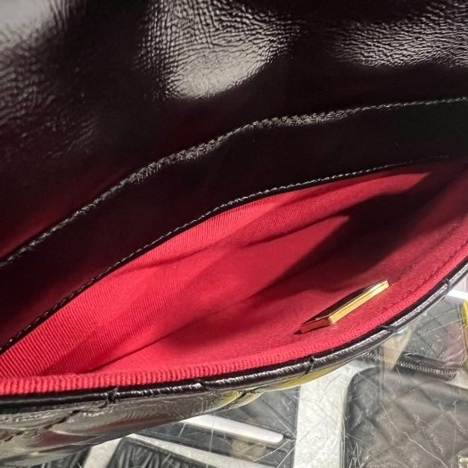 東區正精品㊣CHANEL Hobo Bag AS4322 香奈兒黑色油蠟牛皮5號金幣吊飾天貓金鍊斜背包小款 RZ6429-12
