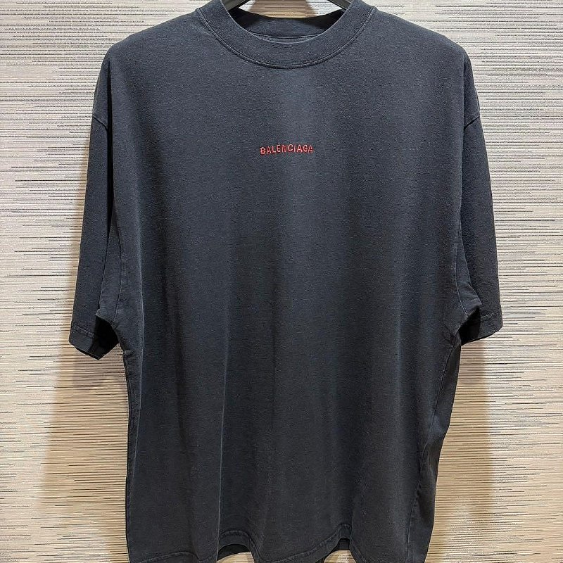 💎Han's house精品服飾💎Balenciaga 巴黎世家 刺繡 LOGO 短 T 男女共穿 寬版 黑 男女共穿 原價22900-2