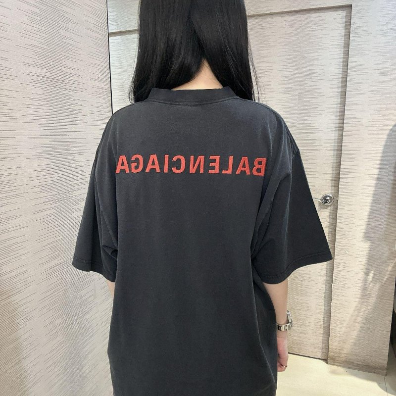 💎Han's house精品服飾💎Balenciaga 巴黎世家 刺繡 LOGO 短 T 男女共穿 寬版 黑 男女共穿 原價22900-3