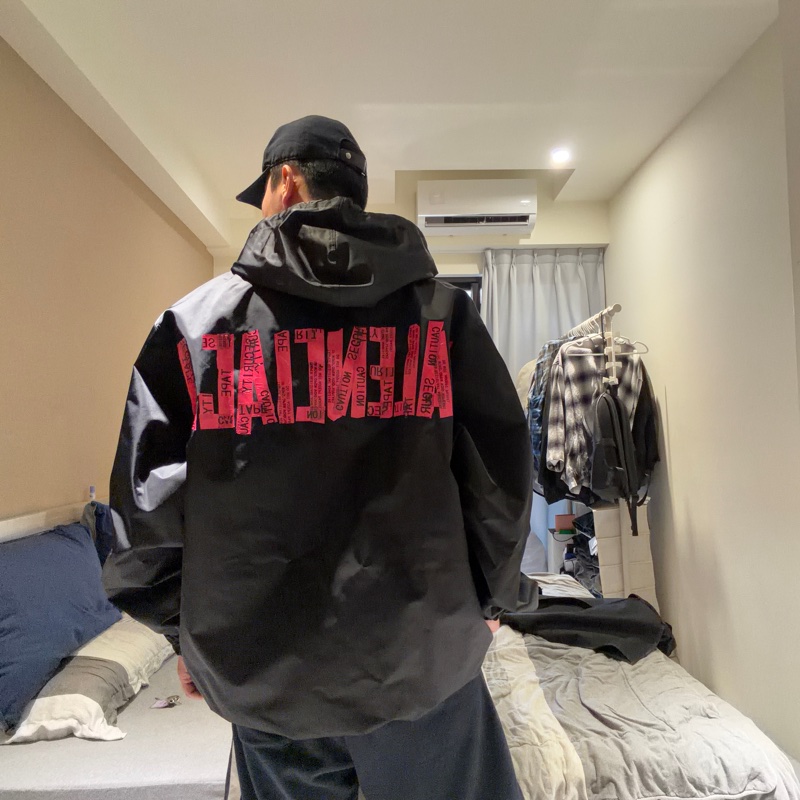 全新2025春夏限量當季款 Balenciaga 風衣外套-2