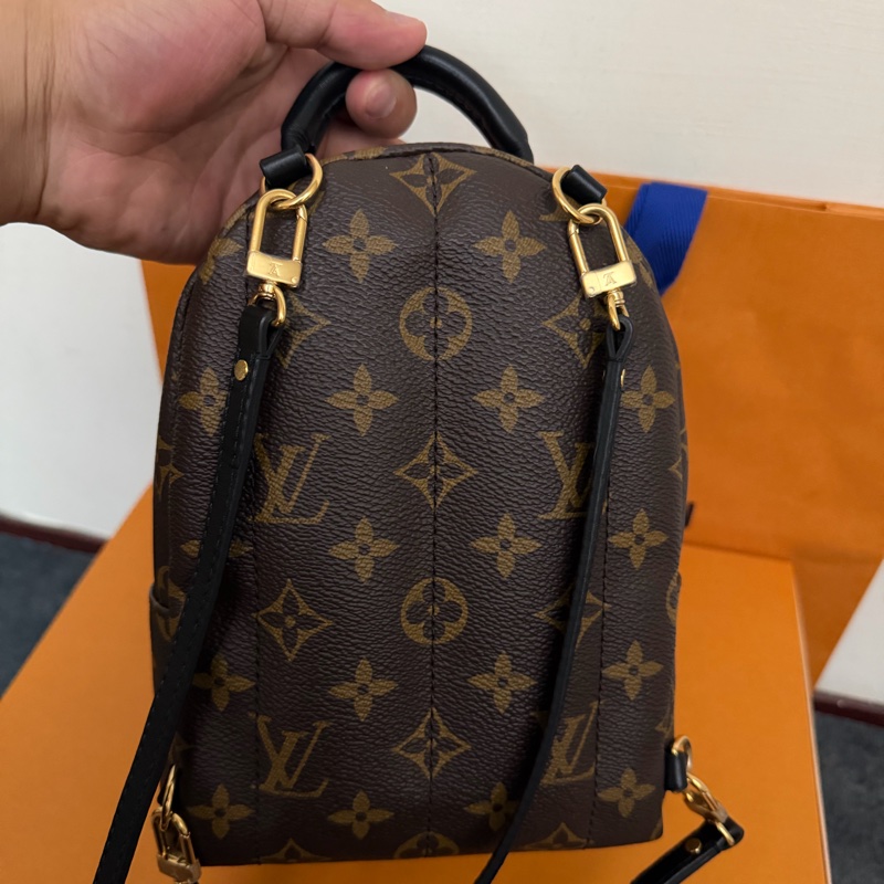 Lv新款Mini後背包（M44873）芯片款-1