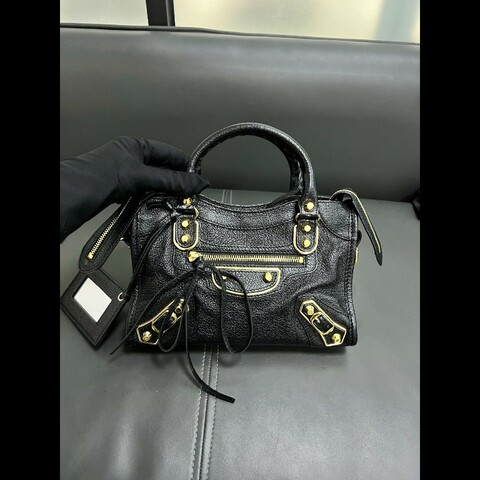 Balenciaga mini city
黑金
