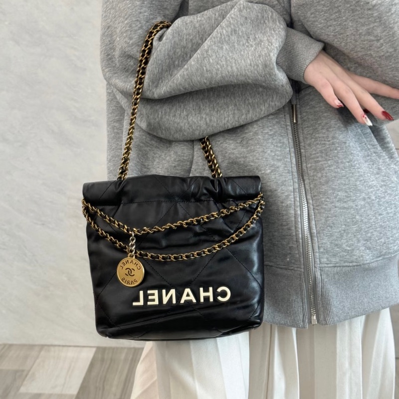 CHANEL香奈兒黑金白字母22bag mini熊貓配色芯片款-1