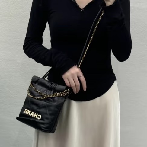 CHANEL香奈兒黑金白字母22bag mini熊貓配色芯片款-2