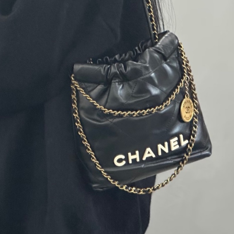 CHANEL香奈兒黑金白字母22bag mini熊貓配色芯片款-3