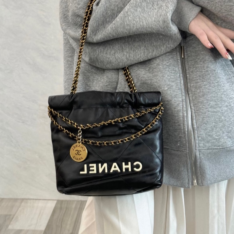 CHANEL香奈兒黑金白字母22bag mini熊貓配色芯片款-24