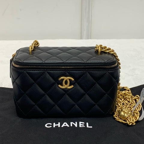 Chanel山茶花化妝包 新款有化妝鏡連膜