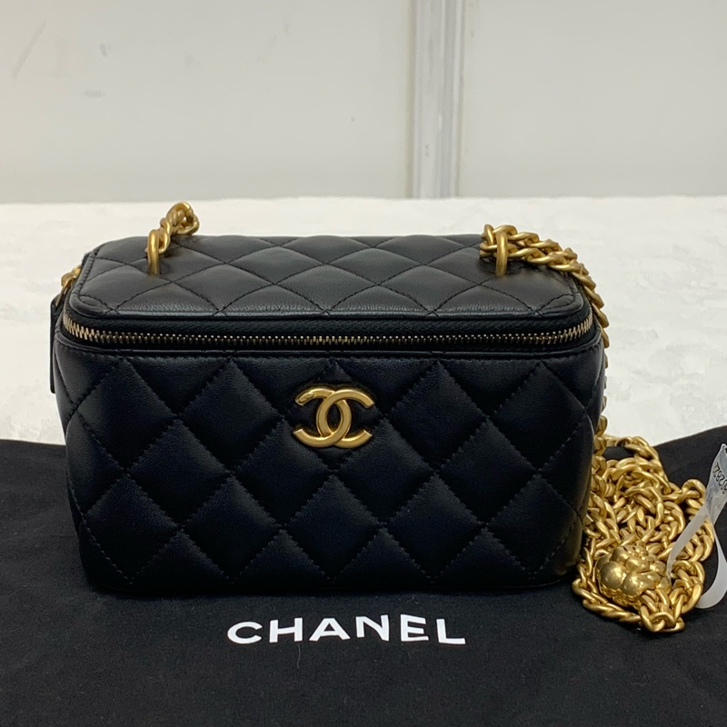 Chanel山茶花化妝包 新款有化妝鏡連膜-0