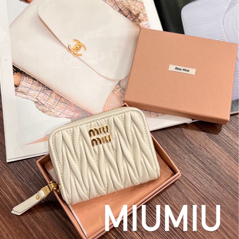 MIUMIU 5MM268 白色褶皺錢包-0