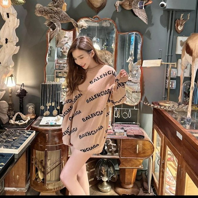 💎Han's house精品服飾💎Balenciaga 巴黎世家 立體字 針織 毛衣 可手水洗 義大利製 寬版 拆內標可雙面穿 現貨 XS原價39000-5
