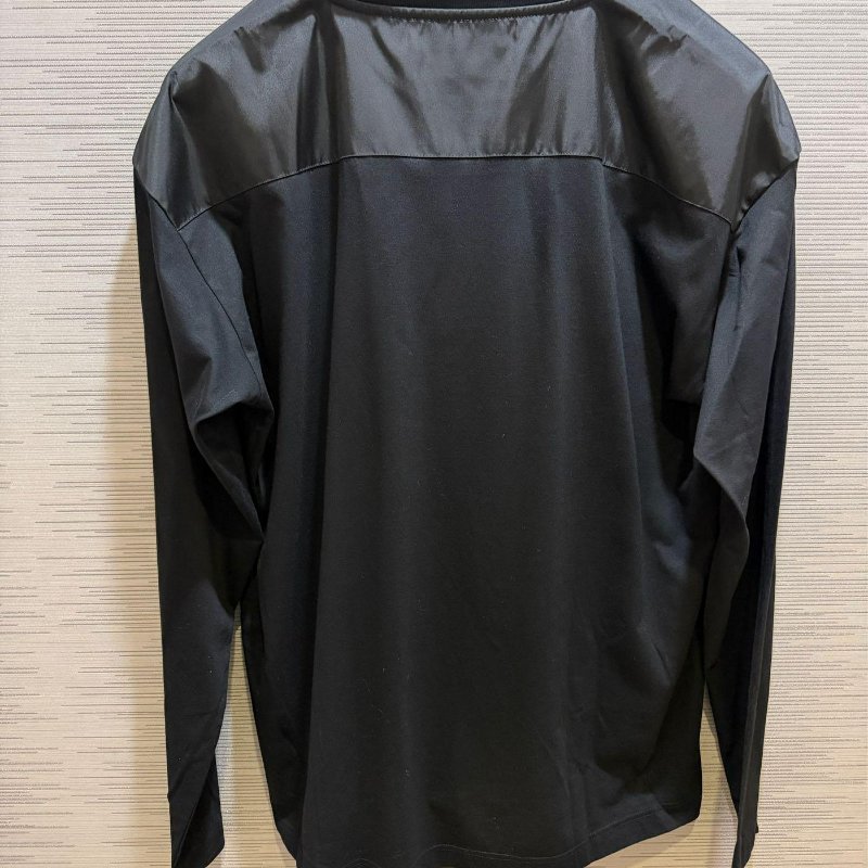 💎Han's house精品服飾💎 PRADA 尼龍 拼接 長 T  長袖 現貨 M 原價40000-1