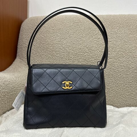 中古 香奈兒 Chanel 復古黑色小羊皮Black Lambskin  CC Turn Lock 旋扣肩背包