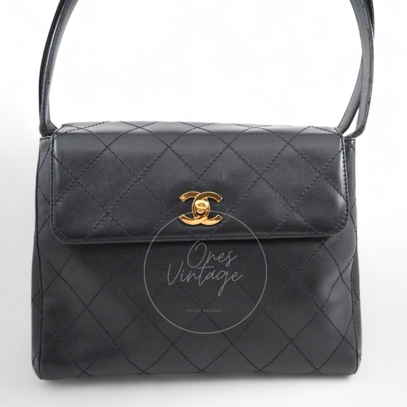 中古 香奈兒 Chanel 復古黑色小羊皮Black Lambskin  CC Turn Lock 旋扣肩背包-2