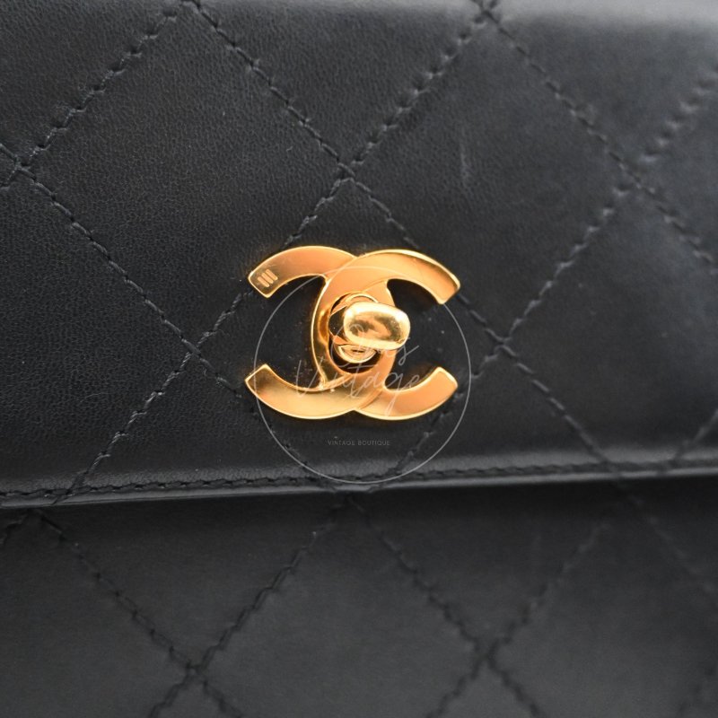 中古 香奈兒 Chanel 復古黑色小羊皮Black Lambskin  CC Turn Lock 旋扣肩背包-35