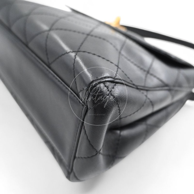 中古 香奈兒 Chanel 復古黑色小羊皮Black Lambskin  CC Turn Lock 旋扣肩背包-39