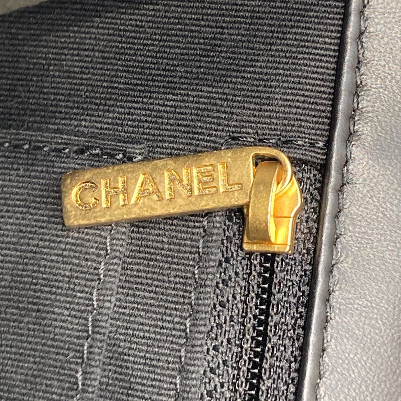 CHANEL 香奈兒 23S 後背包 復古羊皮 黑色 金釦-15